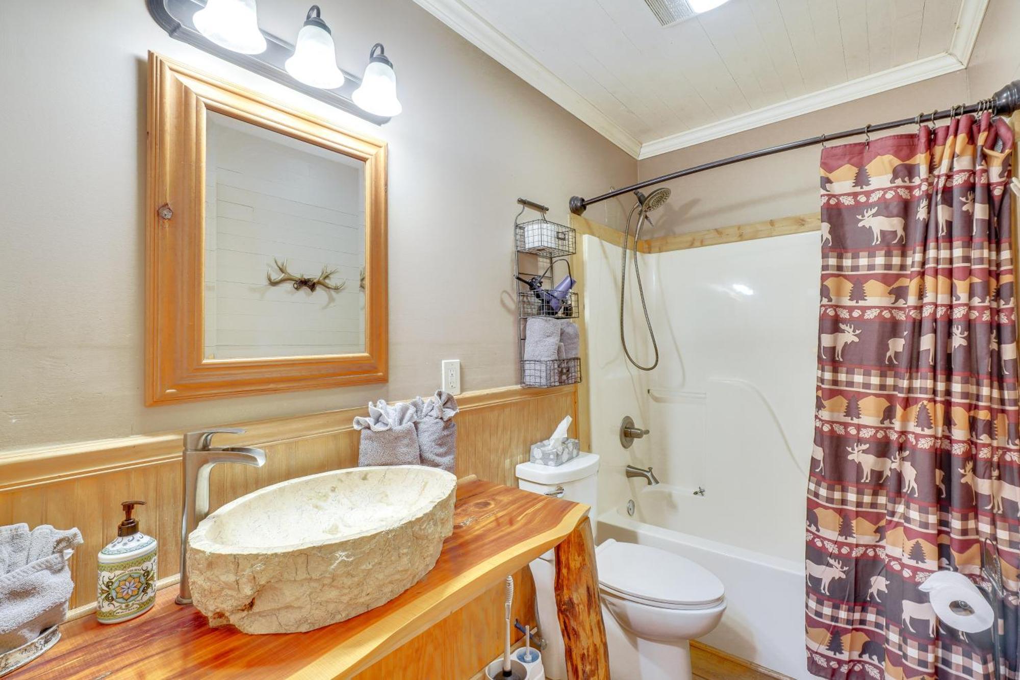 Just Fur Relaxin Sevierville Cabin With Hot Tub! Exterior photo
